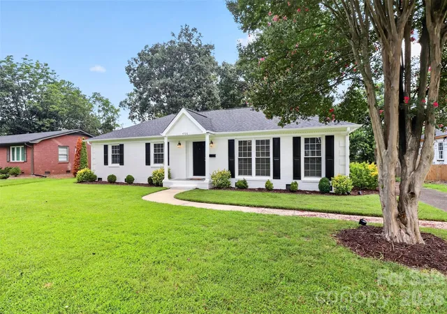 Photo 3 of Single family home for sale at 4726 Walden Ct, Charlotte, NC 28210 | MLS# 4408855 | Listing updated on 2026-09-22