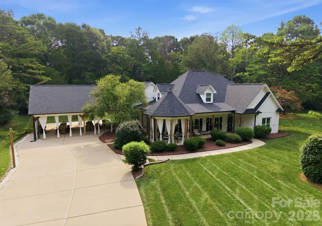 Photo 3 of Single family home for sale at 9544 Brief Rd, Charlotte, NC 28227 | MLS# 4408948 | Listing updated on 2026-09-29