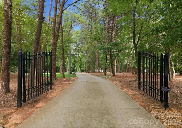 Photo 2 of Single family home for sale at 20334 Bethelwood Ln, Cornelius, NC 28031 | MLS# 4409057 | Listing updated on 2026-10-31