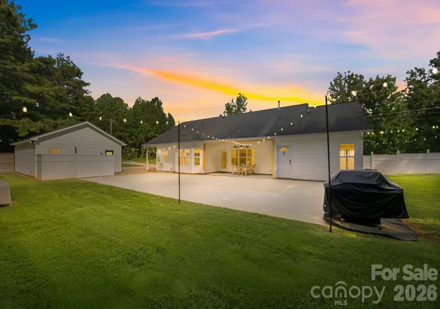 Photo 2 of Single family home for sale at 9552 Brief Rd, Charlotte, NC 28227 | MLS# 4409077 | Listing updated on 2026-09-15