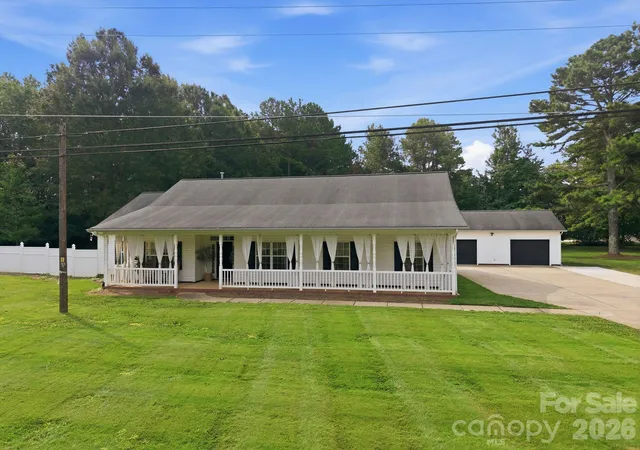 Photo 3 of Single family home for sale at 9552 Brief Rd, Charlotte, NC 28227 | MLS# 4409077 | Listing updated on 2026-09-15