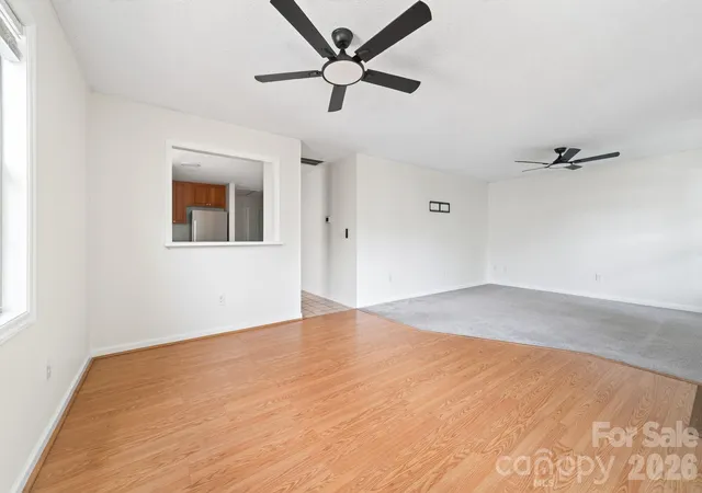 Photo 3 of Single family home for sale at 524 Jakes Ridge Ln, Mooresville, NC 28115 | MLS# 4409369 | Listing updated on 2026-09-11
