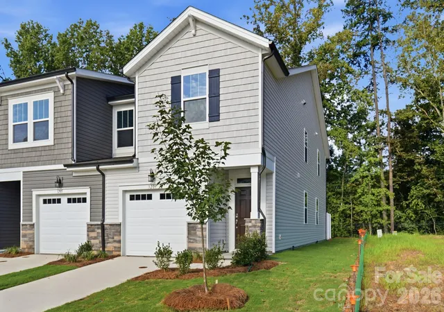 Townhouse for sale at 3209 Meadow Knoll Dr, Charlotte, NC 28269 | MLS# 4409591
