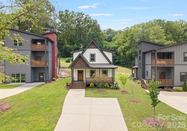 Photo 3 of Single family home for sale at 89 Glendale Ave, Asheville, NC 28803 | MLS# 4409722 | Listing updated on 2026-09-13