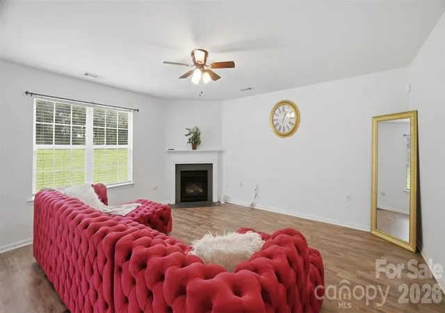 Photo 3 of Single family home for sale at 4410 Austin Dekota Dr, Charlotte, NC 28269 | MLS# 4409767 | Listing updated on 2026-09-21