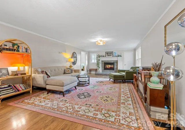 Photo 2 of Single family home for sale at 32 Fair Dr, Candler, NC 28715 | MLS# 4409961 | Listing updated on 2026-10-09
