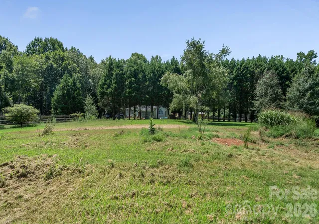 Photo 3 of Single family home for sale at 178 Zircon Dr, Statesville, NC 28625 | MLS# 4410053 | Listing updated on 2026-10-08
