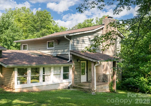 Photo 3 of Single family home for sale at 61 Sherwood Forest Dr, Arden, NC 28704 | MLS# 4410058 | Listing updated on 2026-09-15