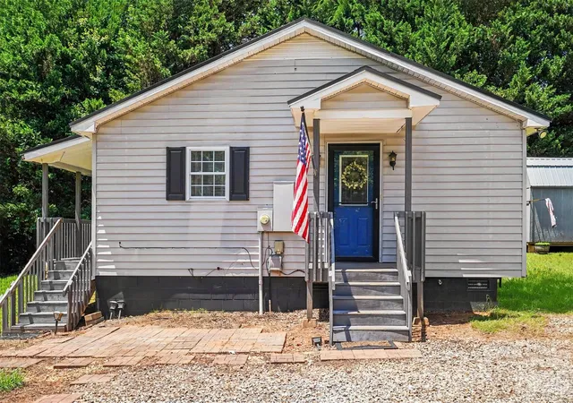 Photo 2 of Single family home for sale at 310 Main Ave E, Hildebran, NC 28637 | MLS# 4410229 | Listing updated on 2026-09-14