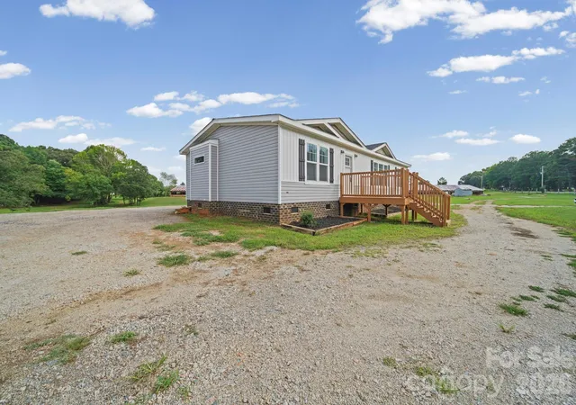 Photo 3 of Single family home for sale at 6311 Old Pageland Marshville Rd, Marshville, NC 28103 | MLS# 4410392 | Listing updated on 2026-09-22
