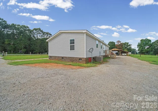 Photo 4 of Single family home for sale at 6311 Old Pageland Marshville Rd, Marshville, NC 28103 | MLS# 4410392 | Listing updated on 2026-09-22