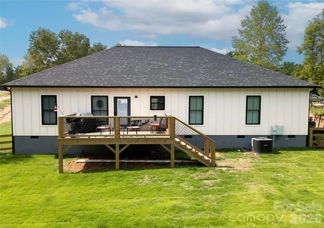 Photo 4 of Single family home for sale at 98 Lexxi Ln, Tryon, NC 28782 | MLS# 4410440 | Listing updated on 2026-10-04