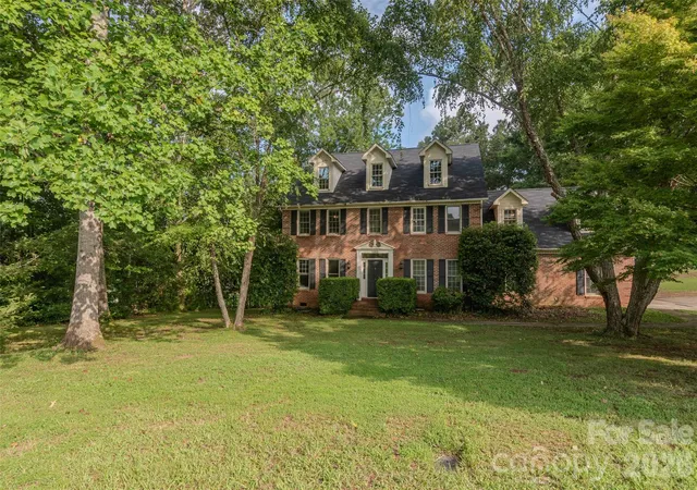 Photo 2 of Single family home for sale at 102 Ridgeview Dr, Rutherfordton, NC 28139 | MLS# 4410486 | Listing updated on 2026-10-05