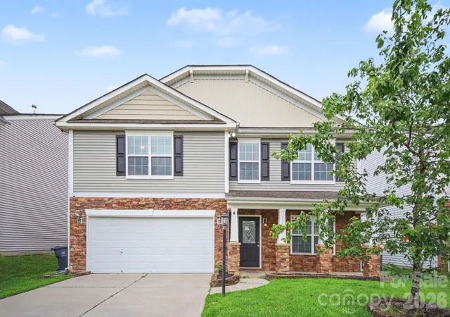 Photo 3 of Single family home for sale at 13827 Allison Forest Trl, Charlotte, NC 28278 | MLS# 4410675 | Listing updated on 2026-10-05