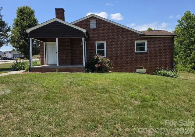Photo 3 of Sale Pending at 744 Pleasant Hl Rd, Lenoir, NC 28645 | MLS# 4410715 | Listing updated on 2026-09-28