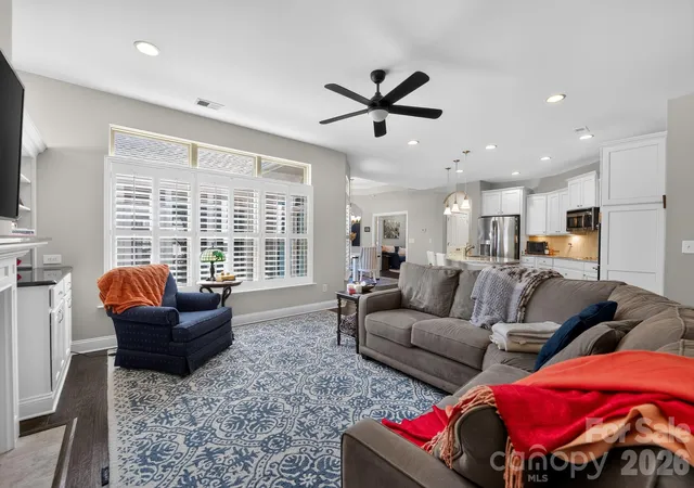 Photo 3 of Single family home for sale at 903 Morningstar Ln, Matthews, NC 28104 | MLS# 4410868 | Listing updated on 2026-09-14