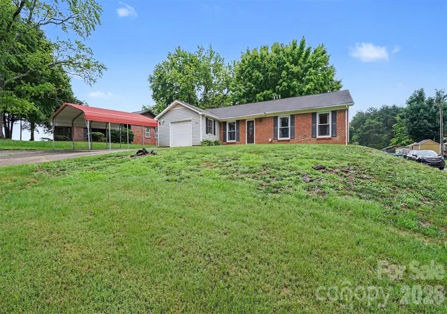 Photo 2 of Single family home for sale at 3766 Danube Dr, Winston Salem, NC 27105 | MLS# 4411084 | Listing updated on 2026-09-11