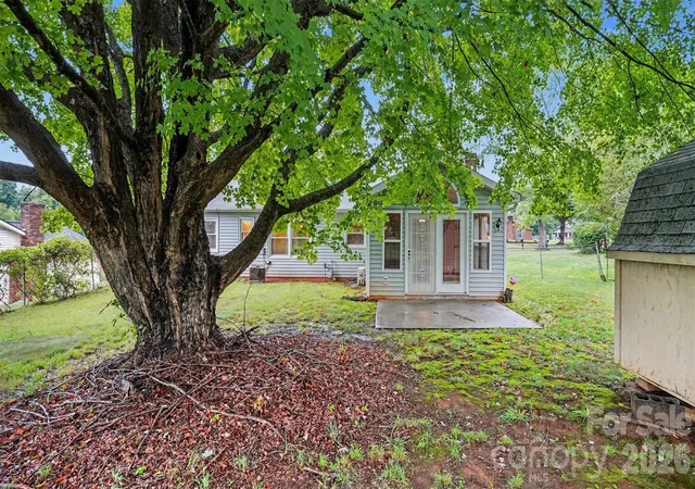 Photo 3 of Single family home for sale at 3766 Danube Dr, Winston Salem, NC 27105 | MLS# 4411084 | Listing updated on 2026-09-11
