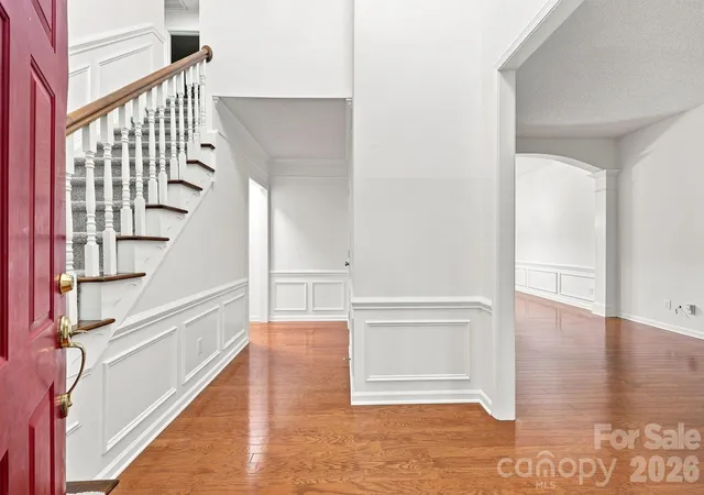Photo 2 of Single family home for sale at 6004 Elm Cvs Ln, Charlotte, NC 28269 | MLS# 4411201 | Listing updated on 2026-10-06