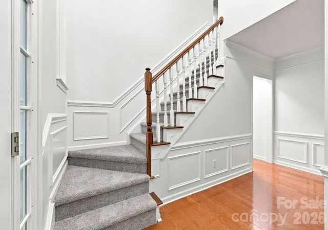 Photo 3 of Single family home for sale at 6004 Elm Cvs Ln, Charlotte, NC 28269 | MLS# 4411201 | Listing updated on 2026-10-13