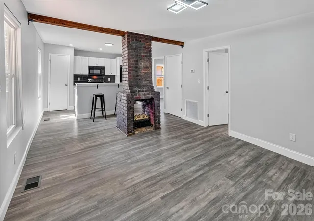 Photo 3 of Single family home for sale at 806 Cantwell St, Charlotte, NC 28208 | MLS# 4411359 | Listing updated on 2026-10-08