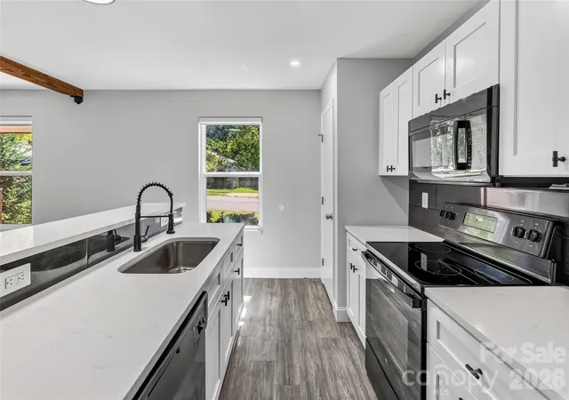 Photo 1 of Single family home for sale at 806 Cantwell St, Charlotte, NC 28208 | MLS# 4411359 | Listing updated on 2026-10-21