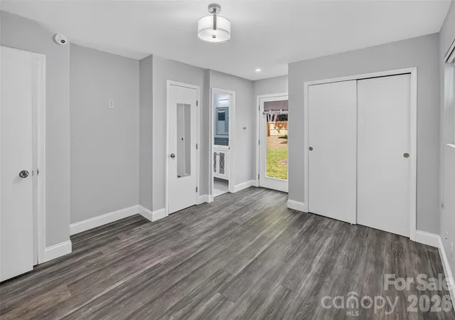 Photo 3 of Single family home for sale at 806 Cantwell St, Charlotte, NC 28208 | MLS# 4411359 | Listing updated on 2026-10-21