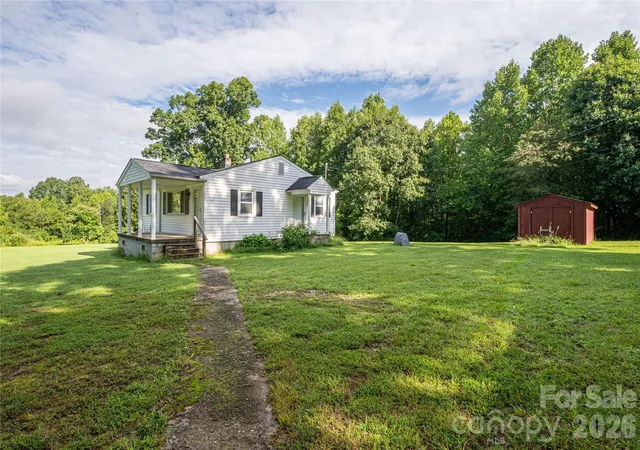 Photo 3 of Single family home for sale at 614 W Westview St, Gastonia, NC 28052 | MLS# 4411377 | Listing updated on 2026-10-06