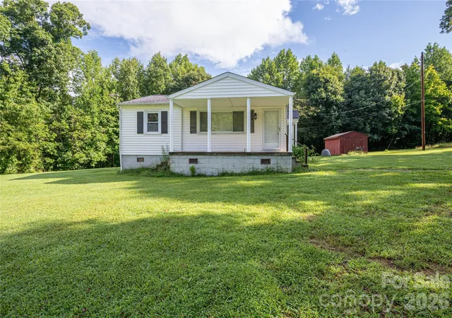 Photo 4 of Single family home for sale at 614 W Westview St, Gastonia, NC 28052 | MLS# 4411377 | Listing updated on 2026-10-06