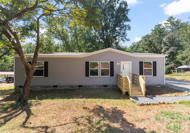 Photo 1 of Single family home for sale at 34 S Gaither Ave, Newton, NC 28658 | MLS# 4411589 | Listing updated on 2026-09-15