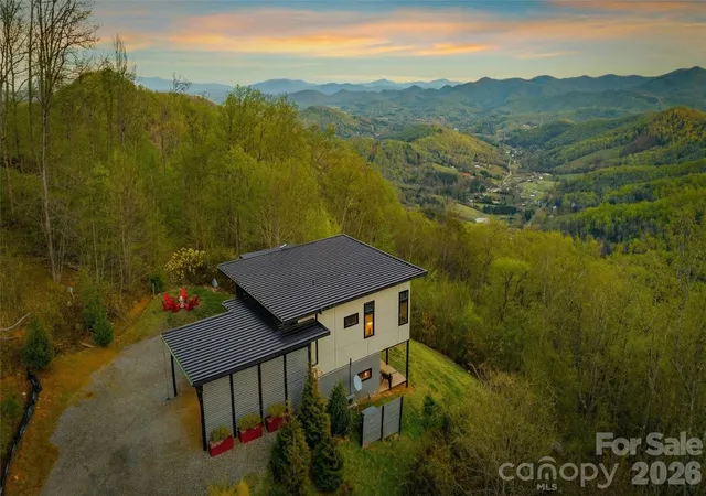 Photo 3 of Single family home for sale at 147 Bluff Crk Ter, Candler, NC 28715 | MLS# 4411960 | Listing updated on 2026-09-16