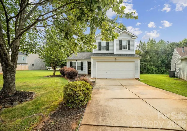 Photo 2 of Single family home for sale at 1508 Holw Maple Dr, Charlotte, NC 28216 | MLS# 4411969 | Listing updated on 2026-09-25