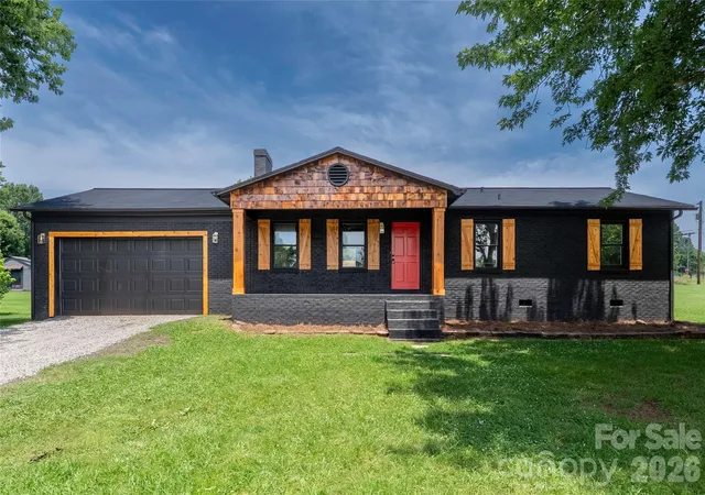 Photo 1 of Single family home for sale at 112 Robinette Ln, Statesville, NC 28625 | MLS# 4412009 | Listing updated on 2026-09-29
