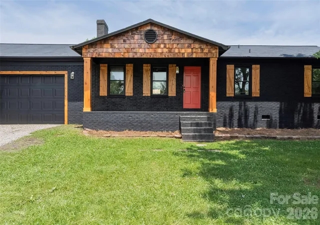 Photo 3 of Single family home for sale at 112 Robinette Ln, Statesville, NC 28625 | MLS# 4412009 | Listing updated on 2026-09-29