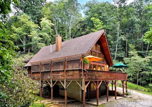 Photo 3 of Single family home for sale at 170 Wonderwood Ln, Clyde, NC 28721 | MLS# 4412092 | Listing updated on 2026-09-27