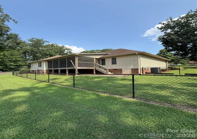 Photo 3 of Sale Pending at 1005 Spring Rock Dr, Salisbury, NC 28146 | MLS# 4412191 | Listing updated on 2026-09-22