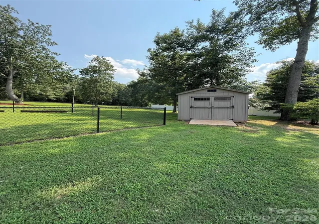 Photo 4 of Sale Pending at 1005 Spring Rock Dr, Salisbury, NC 28146 | MLS# 4412191 | Listing updated on 2026-09-22