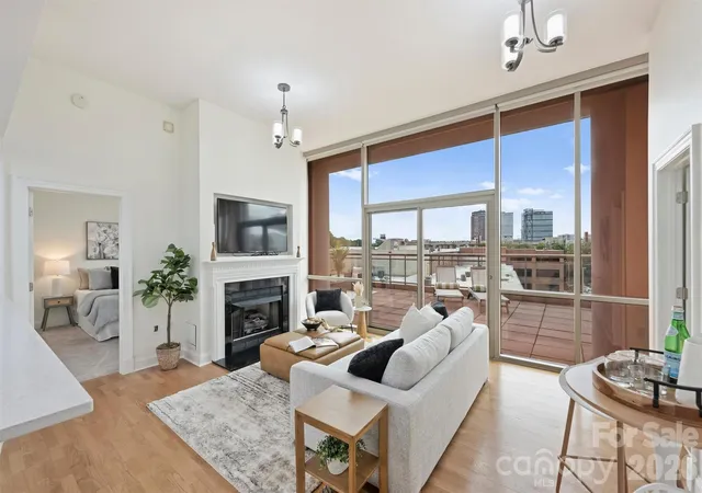 Photo 2 of Condo for sale at 315 Arlington Ave #504, Charlotte, NC 28203 | MLS# 4412204 | Listing updated on 2026-09-24