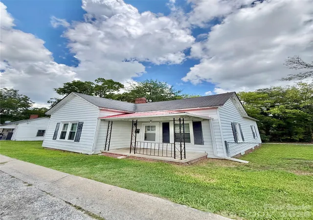 Photo 4 of Single family home for sale at 45 White St, Chester, SC 29706 | MLS# 4412218 | Listing updated on 2026-09-15