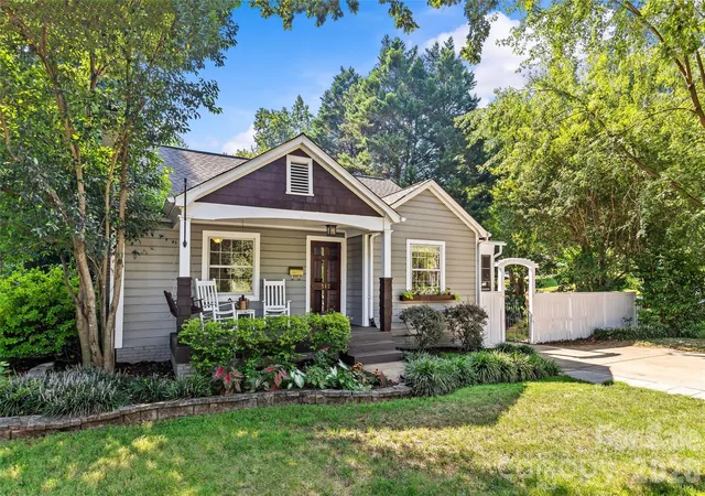 Photo 1 of Single family home for sale at 512 Bascom St, Charlotte, NC 28205 | MLS# 4412433 | Listing updated on 2026-10-27