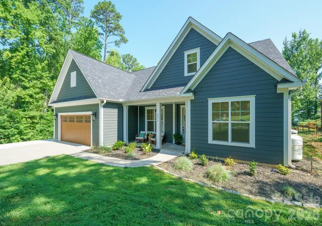 Photo 2 of Single family home for sale at 2976 Walter Dr Nw, Concord, NC 28027 | MLS# 4412569 | Listing updated on 2026-09-10
