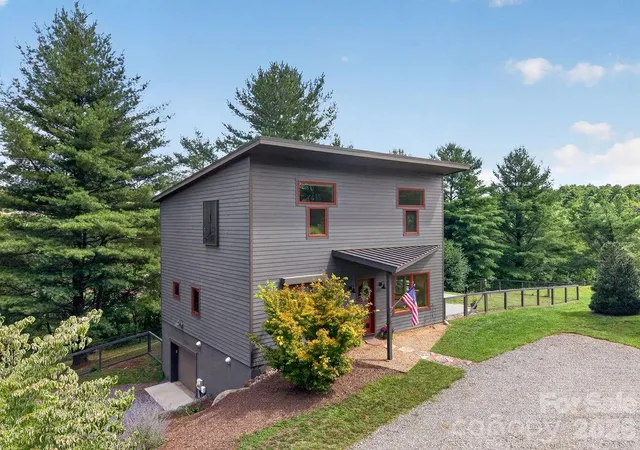 Photo 1 of Single family home for sale at 208 Gravely Branch Rd, Fletcher, NC 28732 | MLS# 4412630 | Listing updated on 2026-09-16