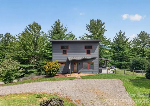 Photo 3 of Single family home for sale at 208 Gravely Branch Rd, Fletcher, NC 28732 | MLS# 4412630 | Listing updated on 2026-09-16