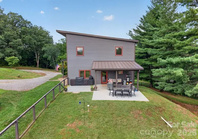 Photo 3 of Single family home for sale at 208 Gravely Branch Rd, Fletcher, NC 28732 | MLS# 4412630 | Listing updated on 2026-09-16