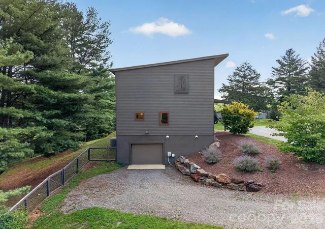 Photo 4 of Single family home for sale at 208 Gravely Branch Rd, Fletcher, NC 28732 | MLS# 4412630 | Listing updated on 2026-09-16