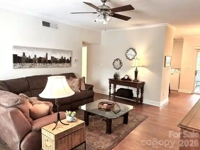 Listing Photo 2 - Condo for sale in 5925 Quail Holw Rd located at 5925 Quail Holw Rd, Charlotte, NC 28210 - Unit 5925 Quail Holw Rd