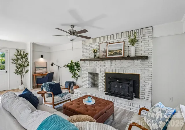 Photo 3 of Single family home for sale at 1443 Lynhurst Dr, Gastonia, NC 28054 | MLS# 4412821 | Listing updated on 2026-10-05