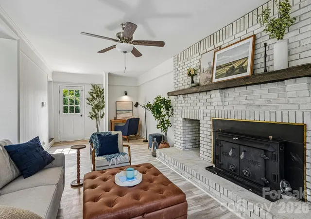 Photo 4 of Single family home for sale at 1443 Lynhurst Dr, Gastonia, NC 28054 | MLS# 4412821 | Listing updated on 2026-10-05