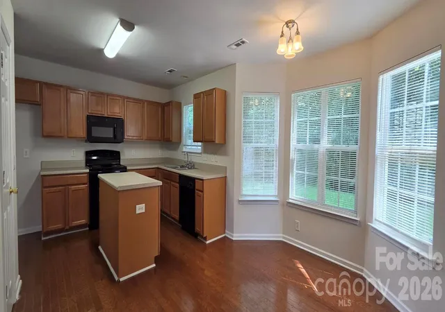 Photo 1 of Single family home for sale at 5708 Twin Brk Dr, Charlotte, NC 28269 | MLS# 4412827 | Listing updated on 2026-09-14