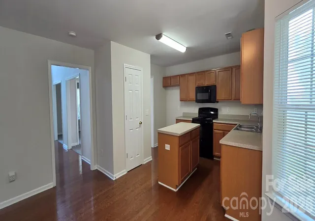 Photo 3 of Single family home for sale at 5708 Twin Brk Dr, Charlotte, NC 28269 | MLS# 4412827 | Listing updated on 2026-09-14